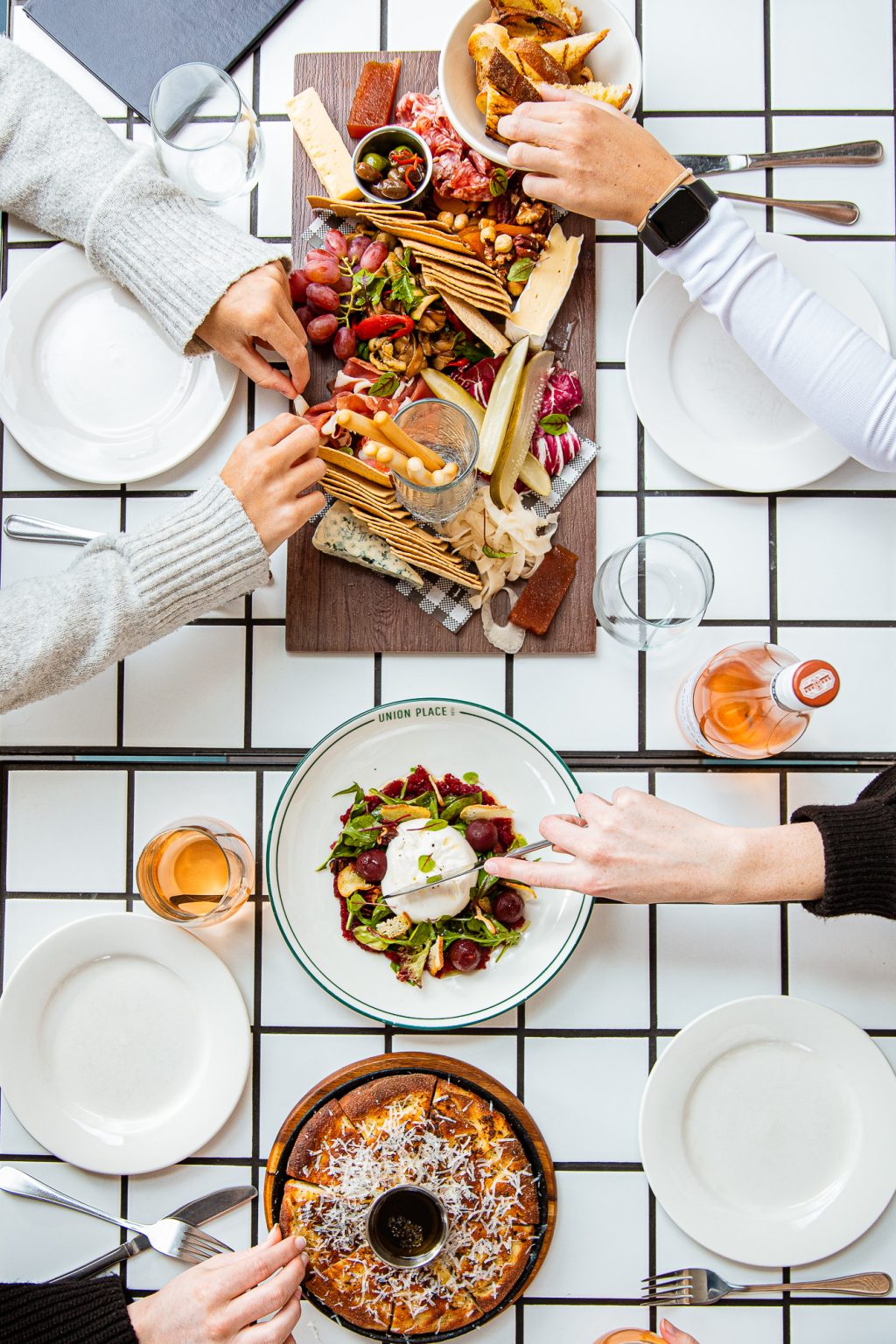 Local Bistro, Make a Table Booking Now Union Place Hotel